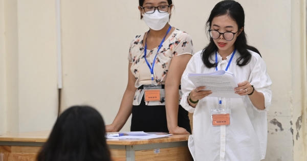 Phụ huynh chuyển con sang trường tư vì "không học thêm là không yên" Phụ huynh chuyển con sang trường tư vì "không học thêm là không yên"