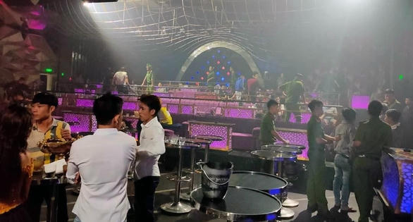 Đồng Nai: Phát hiện gần 100 đối tượng dương tính với ma túy tại quán bar, karaoke Romance