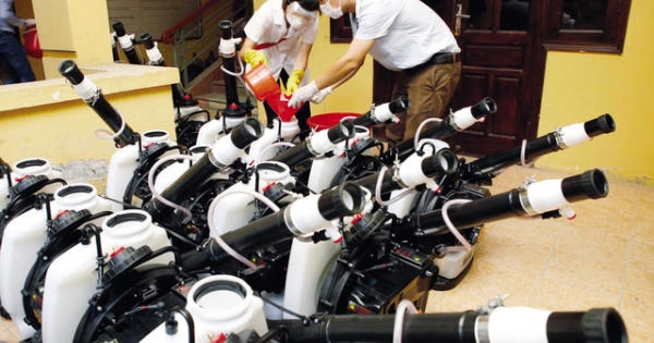 Muỗi gây SXH có thể “khỏe lên” nếu phun thuốc không đúng Muỗi gây SXH có thể “khỏe lên” nếu phun thuốc không đúng