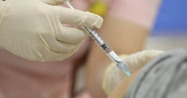Khẩn trương tiếp nhận vaccine và  tiêm cho trẻ từ 05 đến dưới 12 tuổi