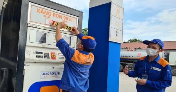 Xăng dầu lập đỉnh, có nên trợ giá cho người dân, doanh nghiệp?