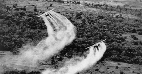 Ngày này năm xưa: Mỹ rải chất độc da cam ở Việt Nam Ngày này năm xưa: Mỹ rải chất độc da cam ở Việt Nam