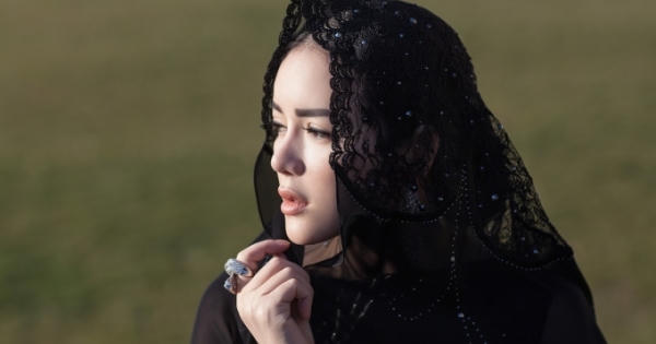 Lý Nhã Kỳ mang cả hồn xưa mộng mị với BST haute couture Lý Nhã Kỳ mang cả hồn xưa mộng mị với BST haute couture
