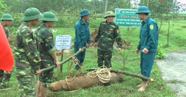 Hà Tĩnh: Bàn giao quả bom “khủng” sau 4 ngày canh giữ