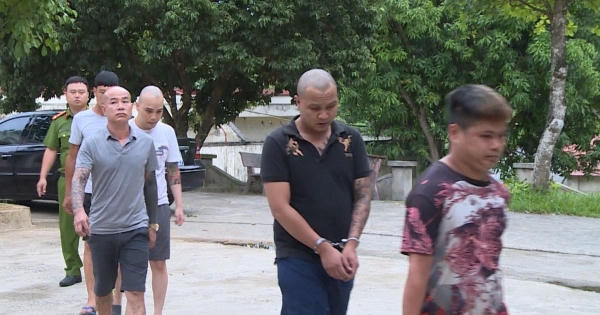 Thanh Hoá: Bắt quả tang 24 nam thanh, nữ tú sử dụng ma túy “bay lắc” tại phố núi