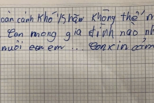 Bé gái một tháng tuổi bị bỏ rơi ven đường