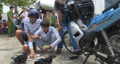 Bắt đối tượng giấu ma túy trong ống hút