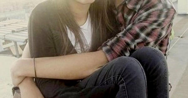 Thiếu nữ trao thân cho 2 chàng trai sau tiệc rượu