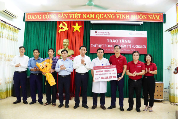 Agribank Chi nhánh Hà Tĩnh trao tặng 5 máy lọc thận trị giá hơn 1 tỷ 728 triệu đồng Agribank Chi nhánh Hà Tĩnh trao tặng 5 máy lọc thận trị giá hơn 1 tỷ 728 triệu đồng