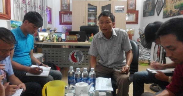 Khẩn trương khai quật, di dời hàng trăm tấn chất thải chôn trong vườn ông Giám đốc Khẩn trương khai quật, di dời hàng trăm tấn chất thải chôn trong vườn ông Giám đốc