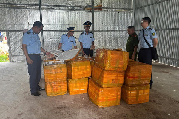 Quảng Ninh liên tiếp bắt giữ số lượng thực phẩm đông lạnh không rõ nguồn gốc