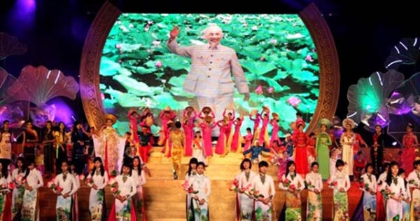 Tổng kết 5 năm thực hiện Nghị quyết về xây dựng và phát triển văn hóa, con người Việt Nam Tổng kết 5 năm thực hiện Nghị quyết về xây dựng và phát triển văn hóa, con người Việt Nam