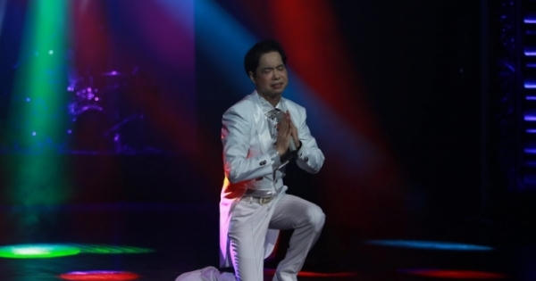 Ngọc Sơn khóc và thăng hoa níu chân khán giả Hà Nội đến 0h