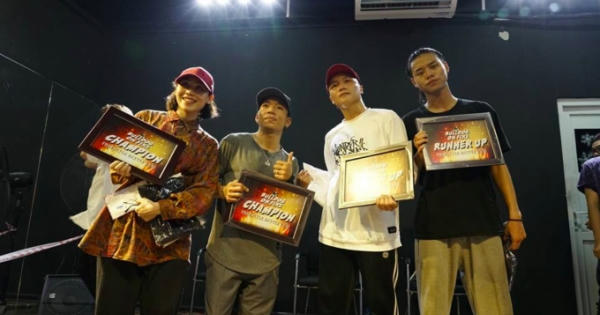 Giới trẻ cháy hết mình cùng bữa tiệc Hip Hop nóng nhất Hà Nội tại BullDog on Fire Giới trẻ cháy hết mình cùng bữa tiệc Hip Hop nóng nhất Hà Nội tại BullDog on Fire