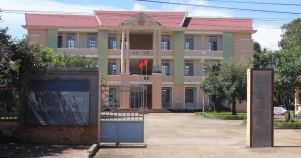 Gia Lai: Phó chủ tịch thị trấn bị kỷ luật vì vay tiền mà không trả