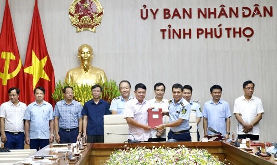 Cục QLTT tỉnh Phú Thọ ký kết hợp tác với UBND các huyện, thành phố trên địa bàn để chống hàng giả Cục QLTT tỉnh Phú Thọ ký kết hợp tác với UBND các huyện, thành phố trên địa bàn để chống hàng giả