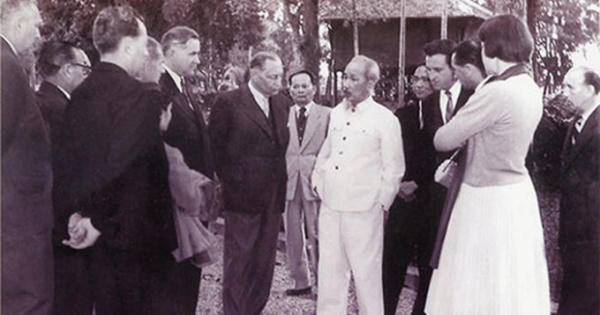 Những dòng cảm tưởng của ông Putin, Obama về Chủ tịch Hồ Chí Minh