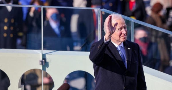 Nhậm chức tổng thống Mỹ thứ 46, ông Joe Biden hứa là “tổng thống của mọi người Mỹ“