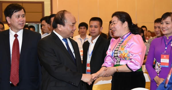 Thủ tướng “trăn trở” trước lối sống phô trương, lãng phí của một số cán bộ miền núi Thủ tướng “trăn trở” trước lối sống phô trương, lãng phí của một số cán bộ miền núi