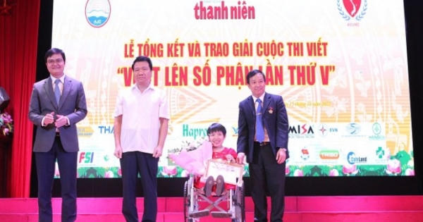 Cuộc thi viết "Vượt lên số phận" lần thứ V là dịp giới thiệu những tấm gương tiêu biểu, lan toả nghị lực