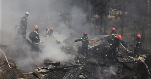 Lâm Đồng: Đốt thực bì rừng thông, làm cháy rụi căn nhà