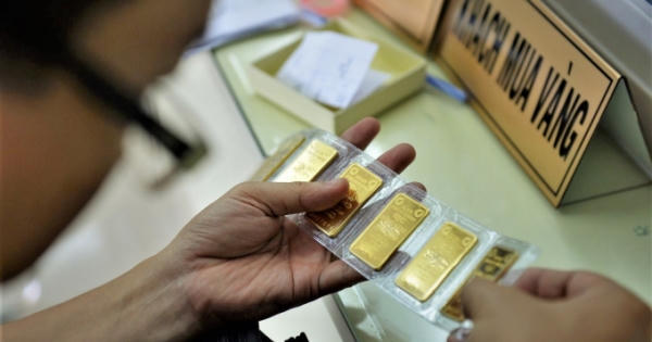 Giá vàng hôm nay 7/8: Vàng tăng không ngừng, nhà đầu tư nên làm gì để có lợi?