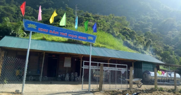 Thầy và trò trường Tiểu học Mường Lống 2 phấn khởi trong ngày khánh thành nhà bán trú Thầy và trò trường Tiểu học Mường Lống 2 phấn khởi trong ngày khánh thành nhà bán trú