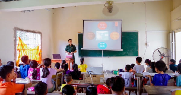 BĐBP Sóc Trăng tuyên truyền về biên giới cho học sinh người dân tộc Khmer khu vực biên giới biển BĐBP Sóc Trăng tuyên truyền về biên giới cho học sinh người dân tộc Khmer khu vực biên giới biển