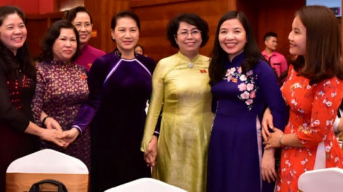 Phấn đấu tăng cường lãnh đạo chủ chốt là nữ Phấn đấu tăng cường lãnh đạo chủ chốt là nữ