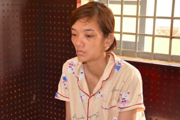 Người phụ nữ dùng khăn siết chết con ruột 3 tuổi để...trả thù chồng