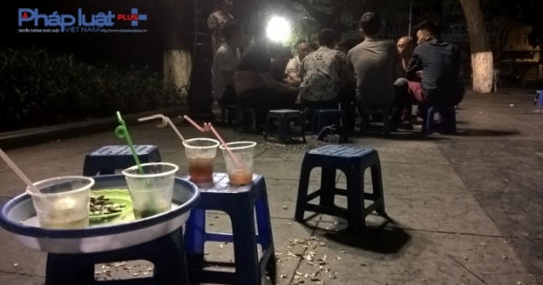 Đêm Hồ Gươm: Nhếch nhác và rác thải