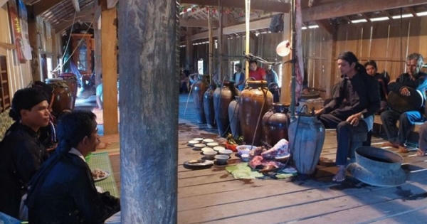 Kỳ lạ tục cúng để thành… đàn ông của người Ê đê