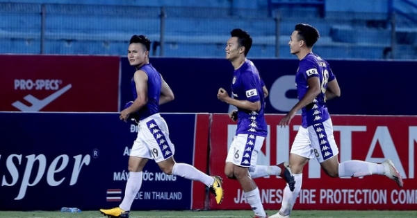 Quang Hải vượt lên Công Phượng trong cuộc đua vô địch V-League