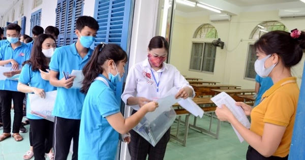 Thi tốt nghiệp THPT 2022: Đảm bảo cấp cứu y tế, phòng chống dịch COVID-19 Thi tốt nghiệp THPT 2022: Đảm bảo cấp cứu y tế, phòng chống dịch COVID-19