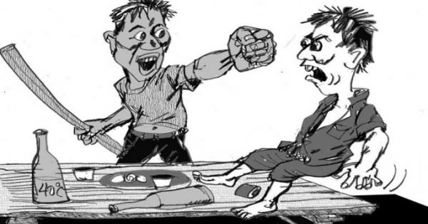 Mâu thuẫn trên bàn nhậu, 2 thanh niên dùng dao cắt cổ nhau