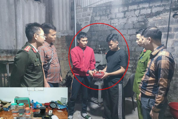 Khởi tố 4 đối tượng về hành vi chế tạo, tàng trữ, sử dụng, mua bán trái phép vũ khí quân dụng