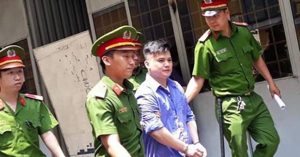 Rút dao đâm người loạn xạ vì nghĩ mình bị nói xấu