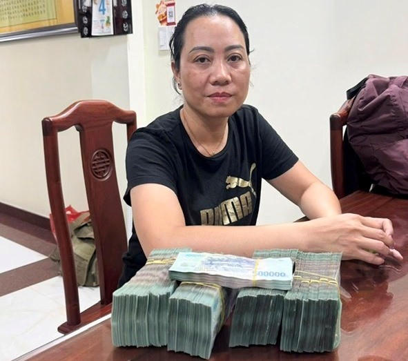 Vụ vận chuyển 716 viên kim cương: Bắt giữ 2 người tìm cách "chạy án"