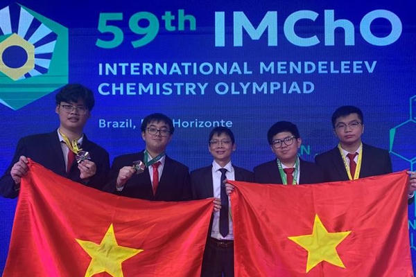 4/4 học sinh Việt Nam đoạt huy chương tại Olympic Hóa học Mendeleev