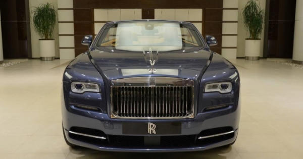 Ngắm nhìn Rolls-Royce Dawn 'hàng đặt' với sắc xanh độc đáo