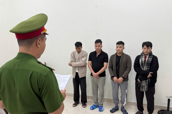 Bắt 4 đối tượng cầm đầu đường dây lừa đảo đầu tư đồng tiền ảo TOSI chiếm đoạt tiền tỷ Bắt 4 đối tượng cầm đầu đường dây lừa đảo đầu tư đồng tiền ảo TOSI chiếm đoạt tiền tỷ