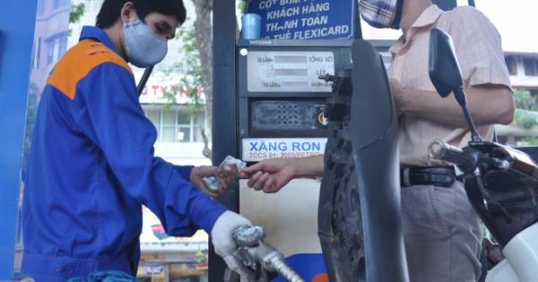 Chiều nay, các mặt hàng xăng dầu đồng loạt tăng giá mạnh Chiều nay, các mặt hàng xăng dầu đồng loạt tăng giá mạnh