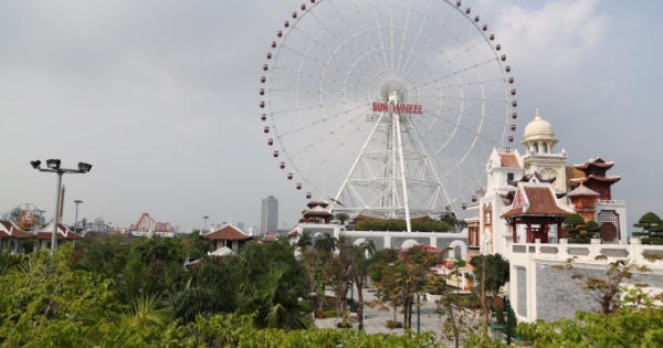 Asia Park Đà Nẵng khoác “áo” xanh đón hè sôi động