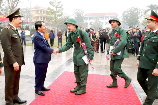 1000 thanh niên Hà Giang lên đường nhập ngũ