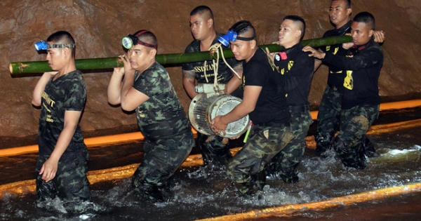 Cuộc giải cứu đội bóng Thái Lan: Chiến thắng của tình yêu và lòng dũng cảm