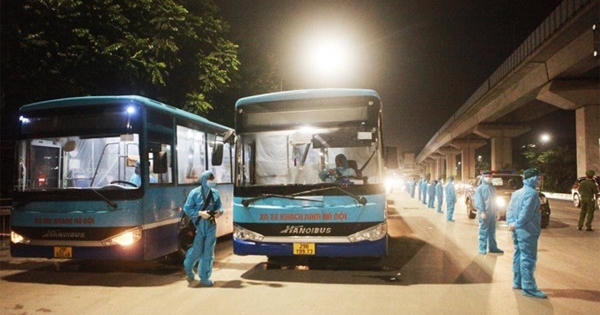 Hà Nội: Huy động dự phòng hàng nghìn xe ô tô tham gia chống dịch