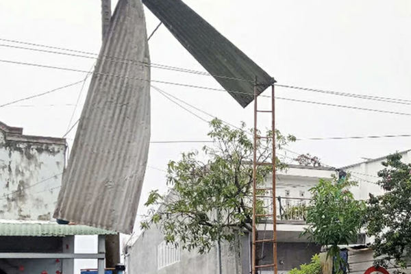 Khắc phục thiệt hại sau mưa lớn kèm dông lốc tại các địa phương ở Đồng Nai Khắc phục thiệt hại sau mưa lớn kèm dông lốc tại các địa phương ở Đồng Nai