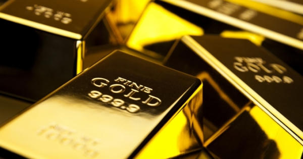 Giá vàng hôm nay 12/8: Giá vàng đang tụt dốc không phanh
