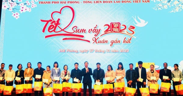 Thường trực Ban Bí thư Võ Văn Thưởng tặng quà Tết cho công nhân lao động thành phố Hải Phòng Thường trực Ban Bí thư Võ Văn Thưởng tặng quà Tết cho công nhân lao động thành phố Hải Phòng