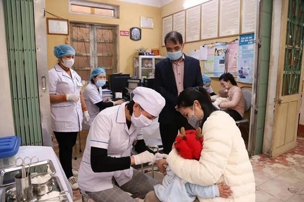 Sau hàng nghìn ca nhiễm, Cao Bằng tiêm vaccine phòng sởi trên diện rộng